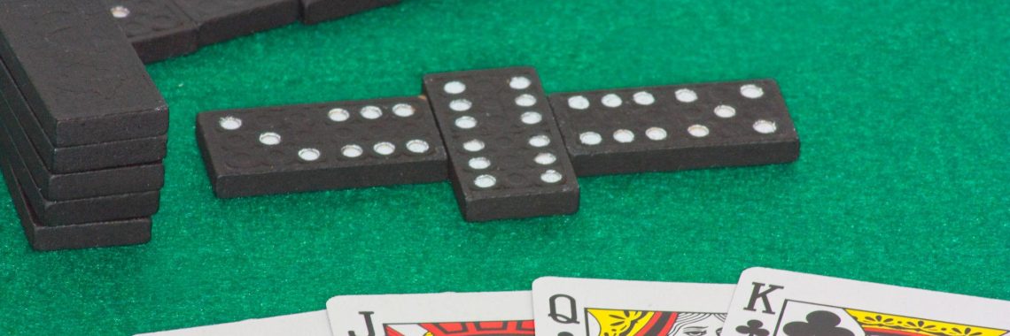 Domino Dealer